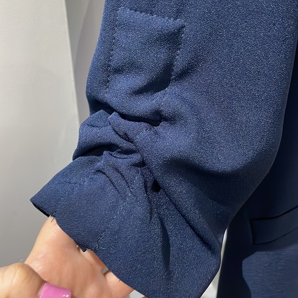 SOLD Lightweight navy blue blazer - Picture 4 of 6